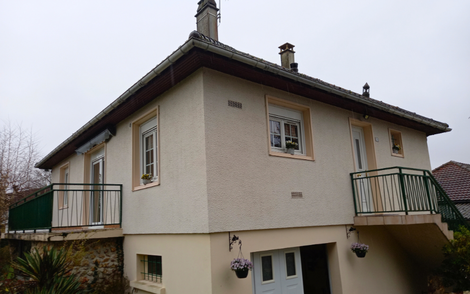 Rénovation d’une isolation extérieure avec une finition en enduit mince RPE - avant