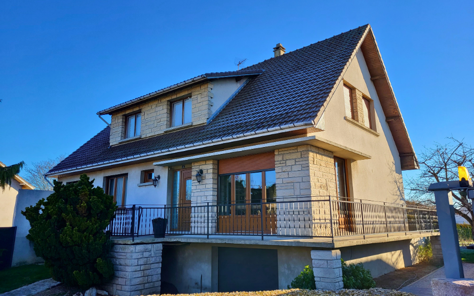Isolation thermique par l’extérieur avec conservation des pierres apparentes - avant