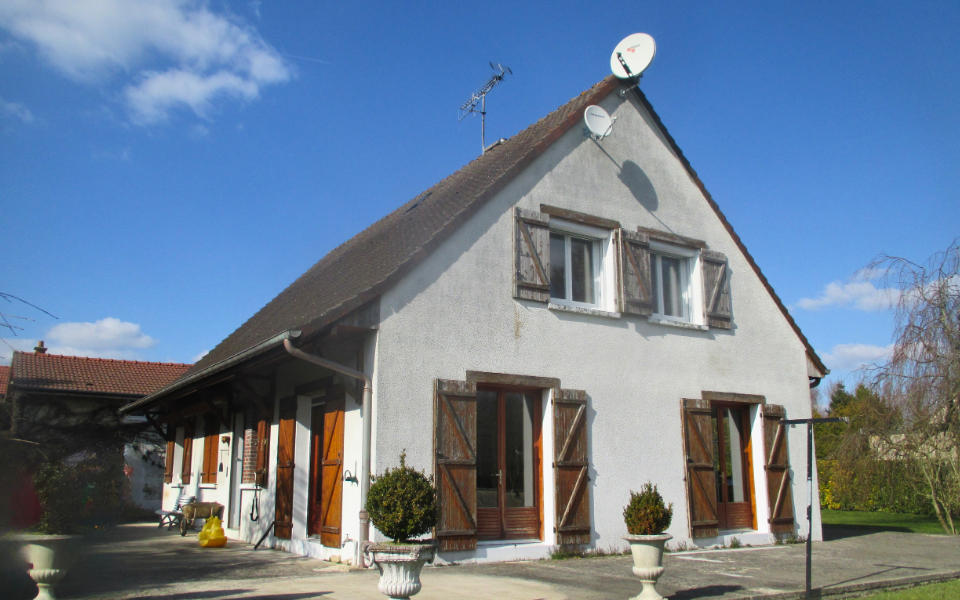 Rénovation énergétique et ravalement de façade en enduit mince RPE - avant