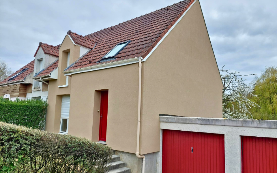 Isolation thermique par l’extérieur d’une ancienne maison de bailleur social - après