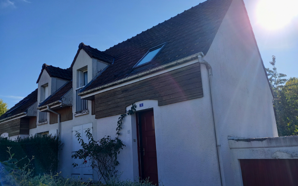 Isolation thermique par l’extérieur d’une ancienne maison de bailleur social - avant