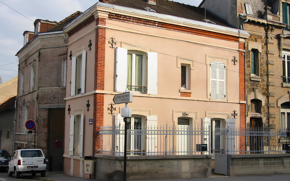 Rénovation d’une façade mixte en pierre, briques et enduit minéral - après