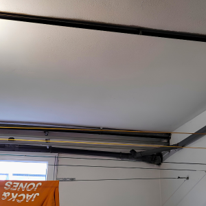 Isolation d’un plancher bas en laine de verre avec protection aluminium - avant