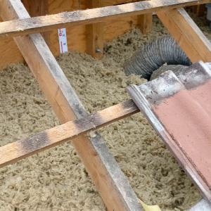 Isolation des combles perdus avec membrane d’étanchéité à l’air - avant