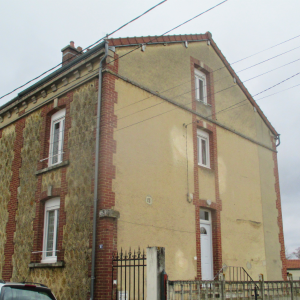 Rénovation d’un pignon avec un enduit minéral projeté - avant